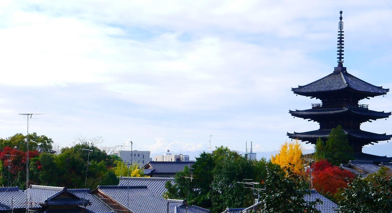 京都是秋季賞楓勝地，酒店房價卻飆漲。(互聯網)