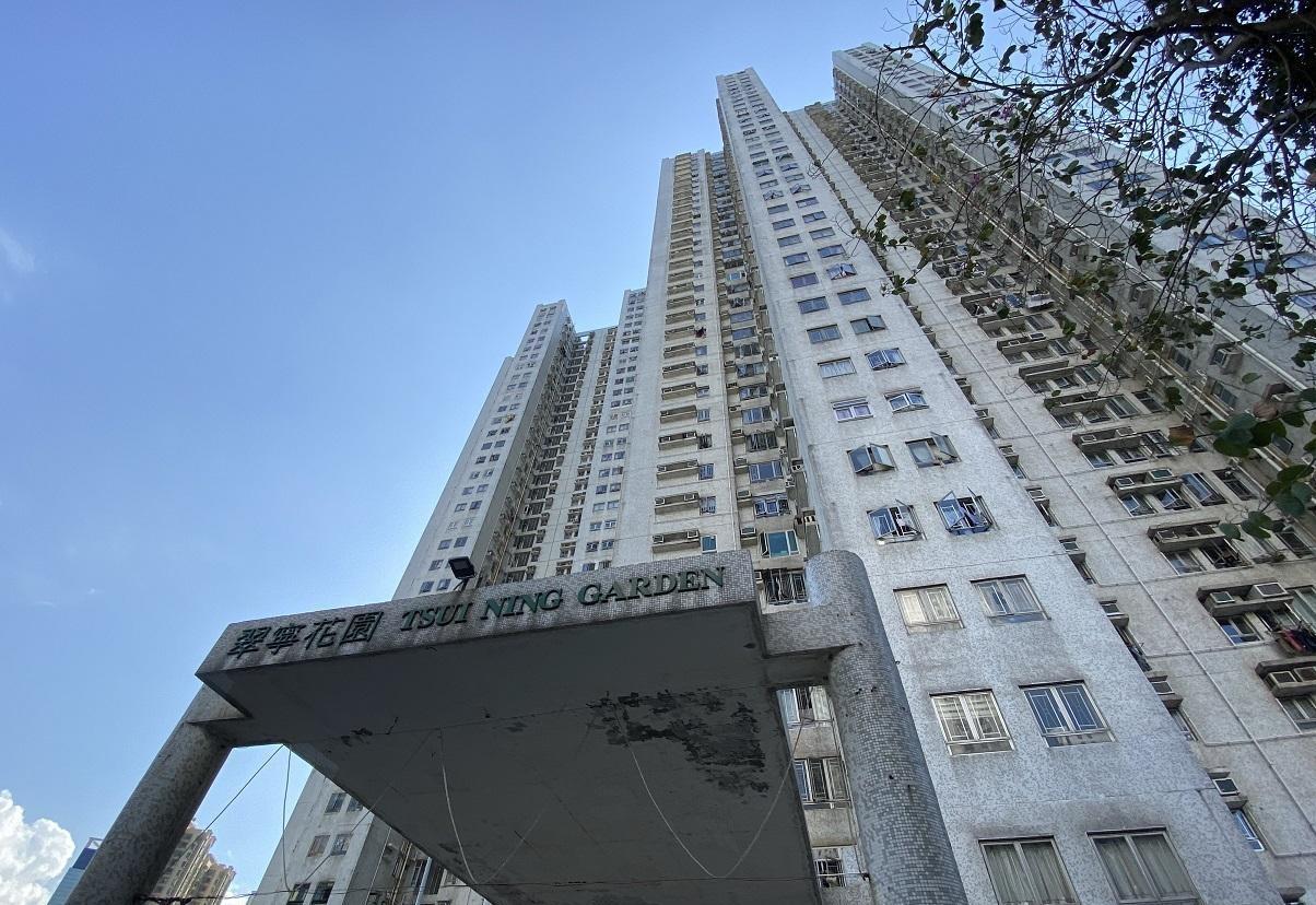 屯門居屋翠寧花園獲同區首置客入市，以自由市場價490萬元承接一伙三房中層戶，呎價8,277元。(資料圖片)