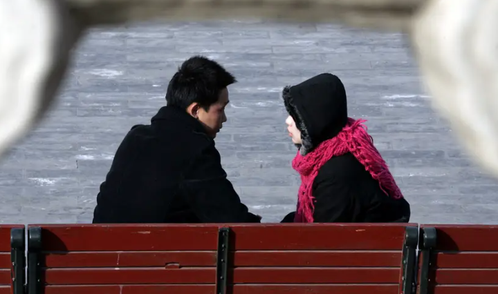 網上熱話｜41歲男照顧情緒病妻6年想離婚 難忍養家 做家務 陪子女 無性愛 網民撐唔撐？