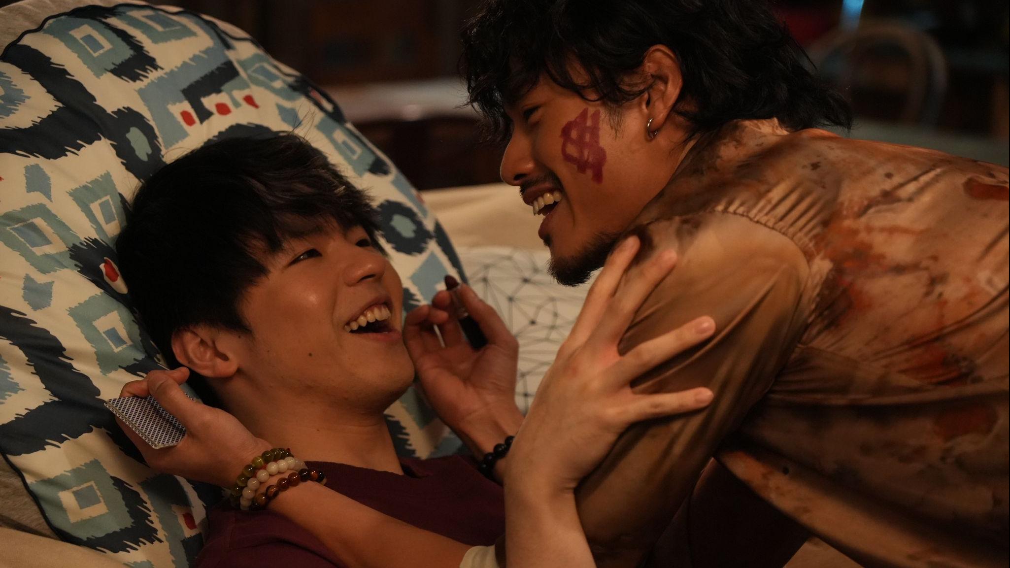 黃溢濠拍《冰上火花》跌傷膊頭拒做手術 冰球初哥組隊贏聯賽冠軍