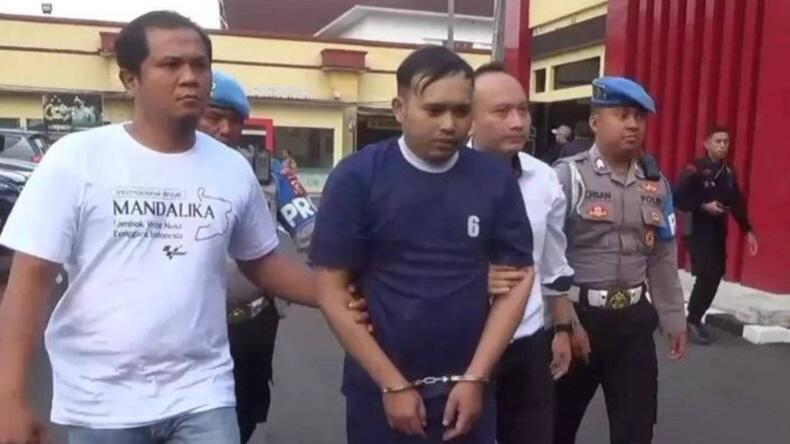 被踢出聊天群組，印尼男上門理論爆衝突3刀捅死朋友。(網上圖片)