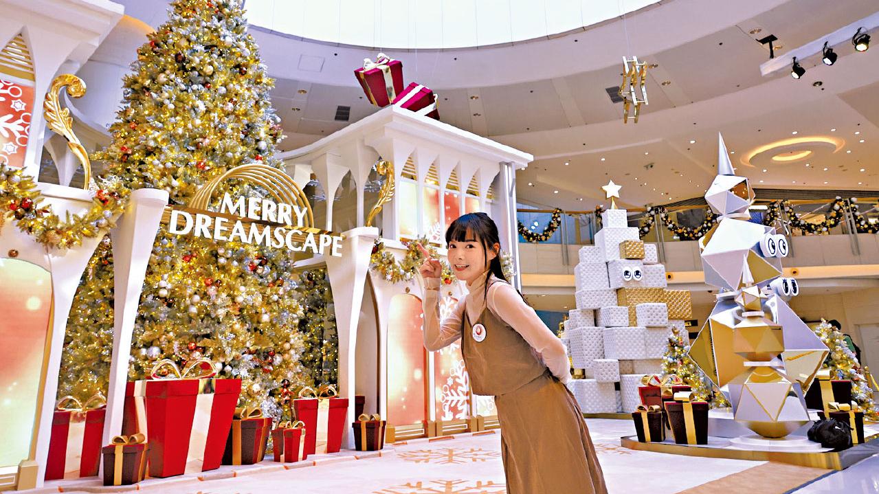 聖誕老人與聖誕精靈同現身ELEMENTS圓方 齊行善度最有意義佳節 為弱勢童送窩心暖意