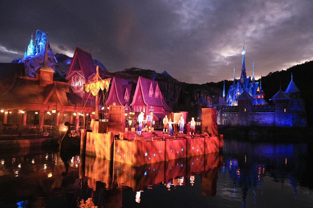 迪士尼魔雪奇緣世界舉行開幕典禮 莫偉庭：聖誕可吸引更多遊客