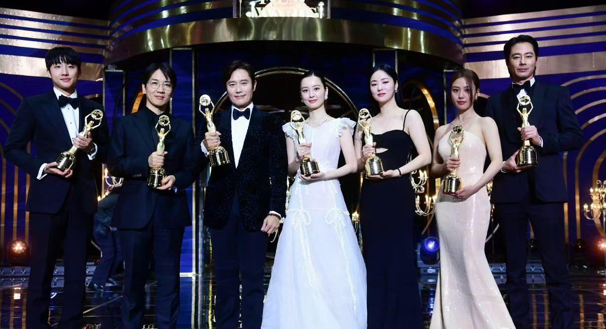 青龍獎｜李炳憲憑《烏托邦浩劫》再度封帝 趙寅成入行25年開齋奪最佳男配角