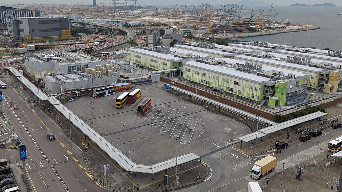 機場博覽館巴士總站即將停用，毗鄰的香港感染控制中心則未有消息。(資料圖片／羅庸軒攝)