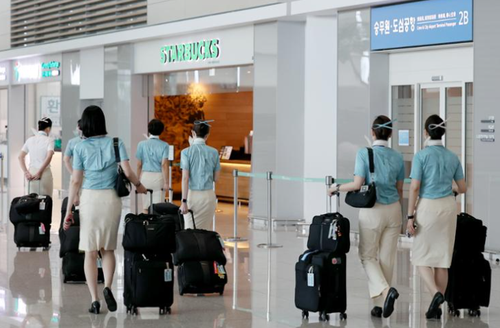 南韓大韓航空（Korean Air）一名空中服務員胃癌病逝，首爾南部職業病判定委員會審議死因，最終認定空服員因長期受到宇宙輻射影響，定性為「工傷」 ，成為南韓首宗因宇宙輻射引發的職業病事故案例。