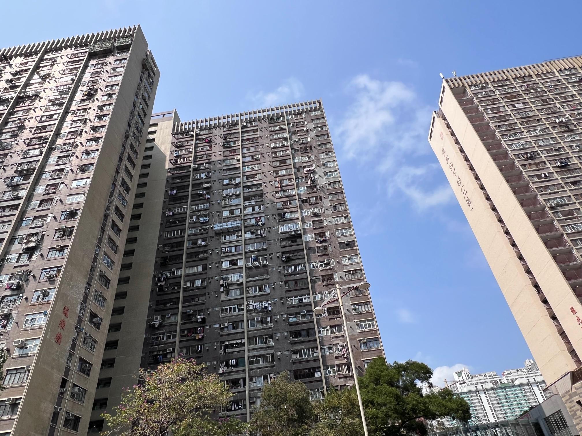 珍惜生命｜黃大仙下邨45歲男子疑憶離世親人 留遺書後墮樓亡