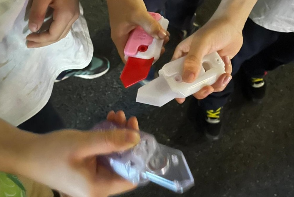 「蘿蔔刀」已在內地學生當中十分流行。(微博圖片)