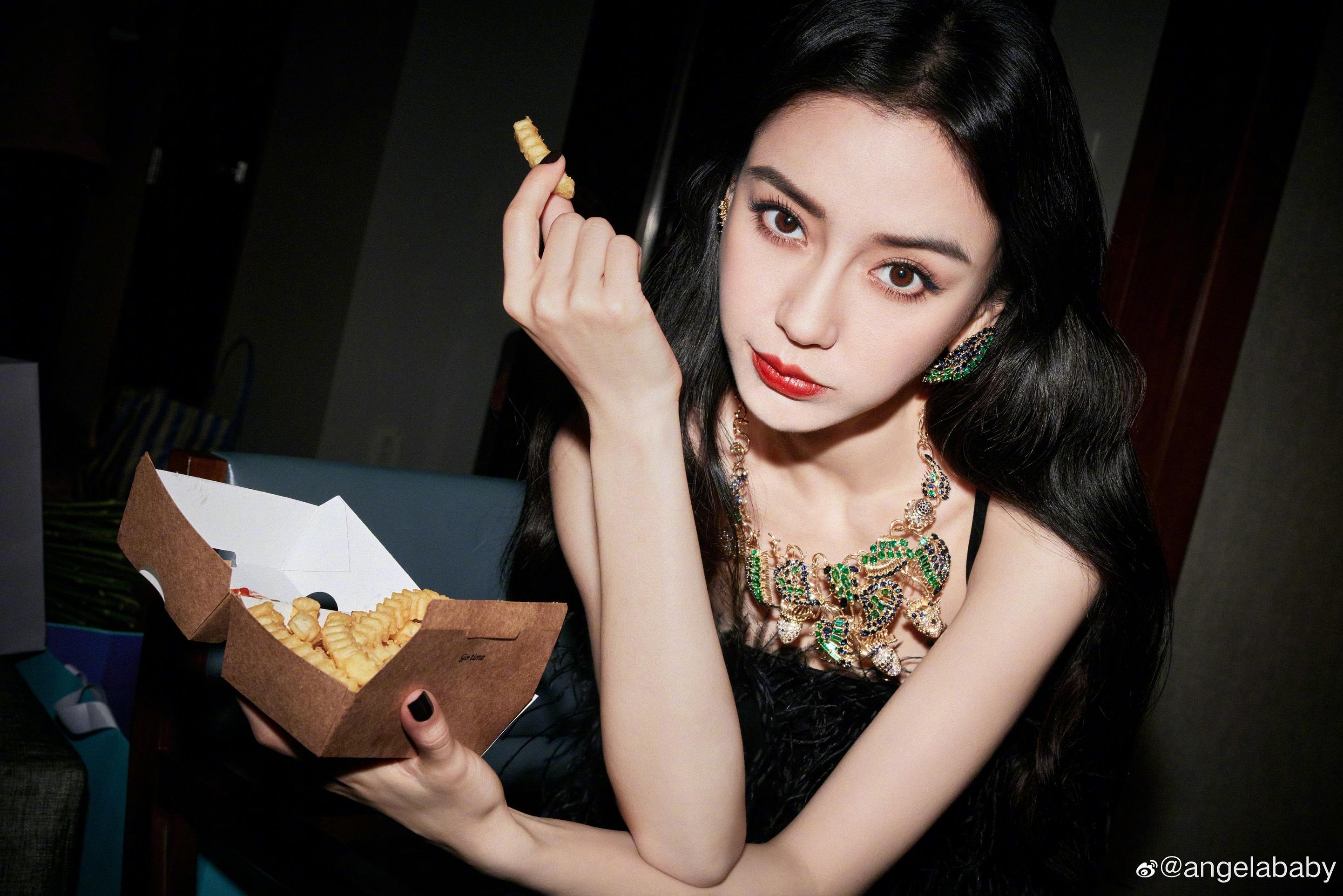 現年34歲的Angelababy，消息指由她持有的一伙西半山天匯四房單位，以約17萬元租出，呎租約近69元。(資料圖片)