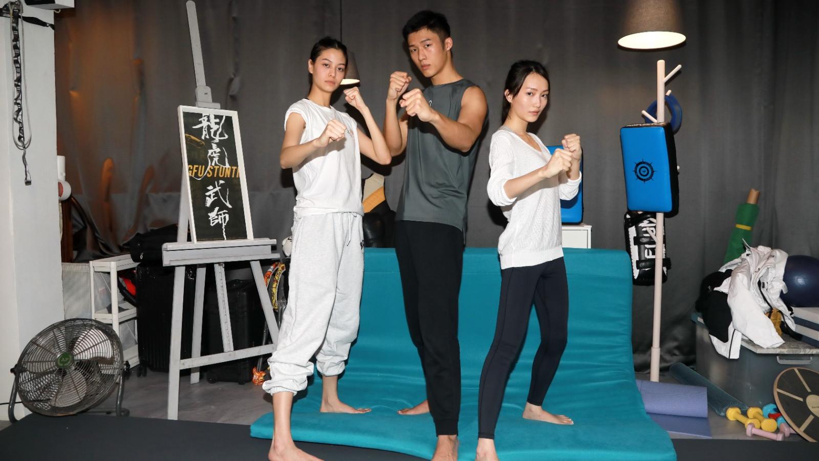 叠影狙擊｜Amy苦練長腿功挑戰演奸角 Scott孖Kiki浸浴舒緩肌肉痛