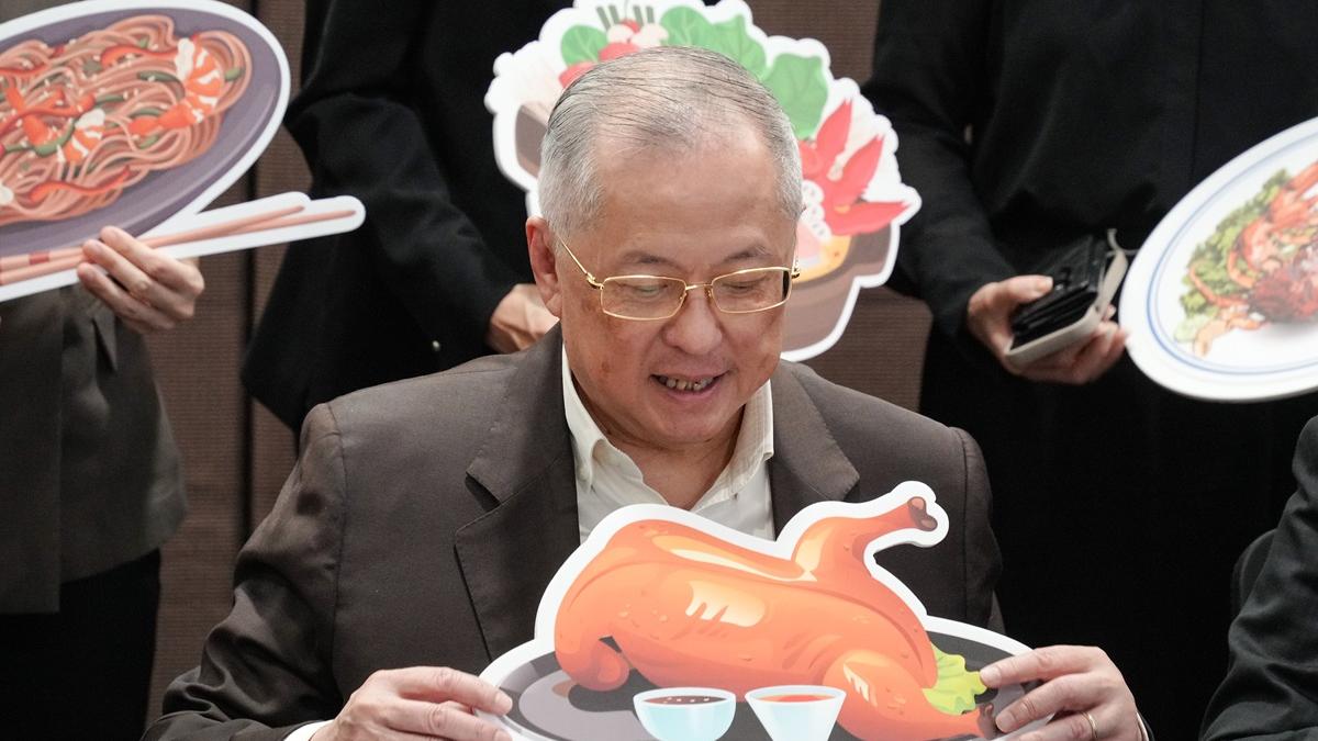 張宇人質疑官員計錯數，自稱生3個小朋友之後收入增10倍。(資料圖片／李睿哲攝)