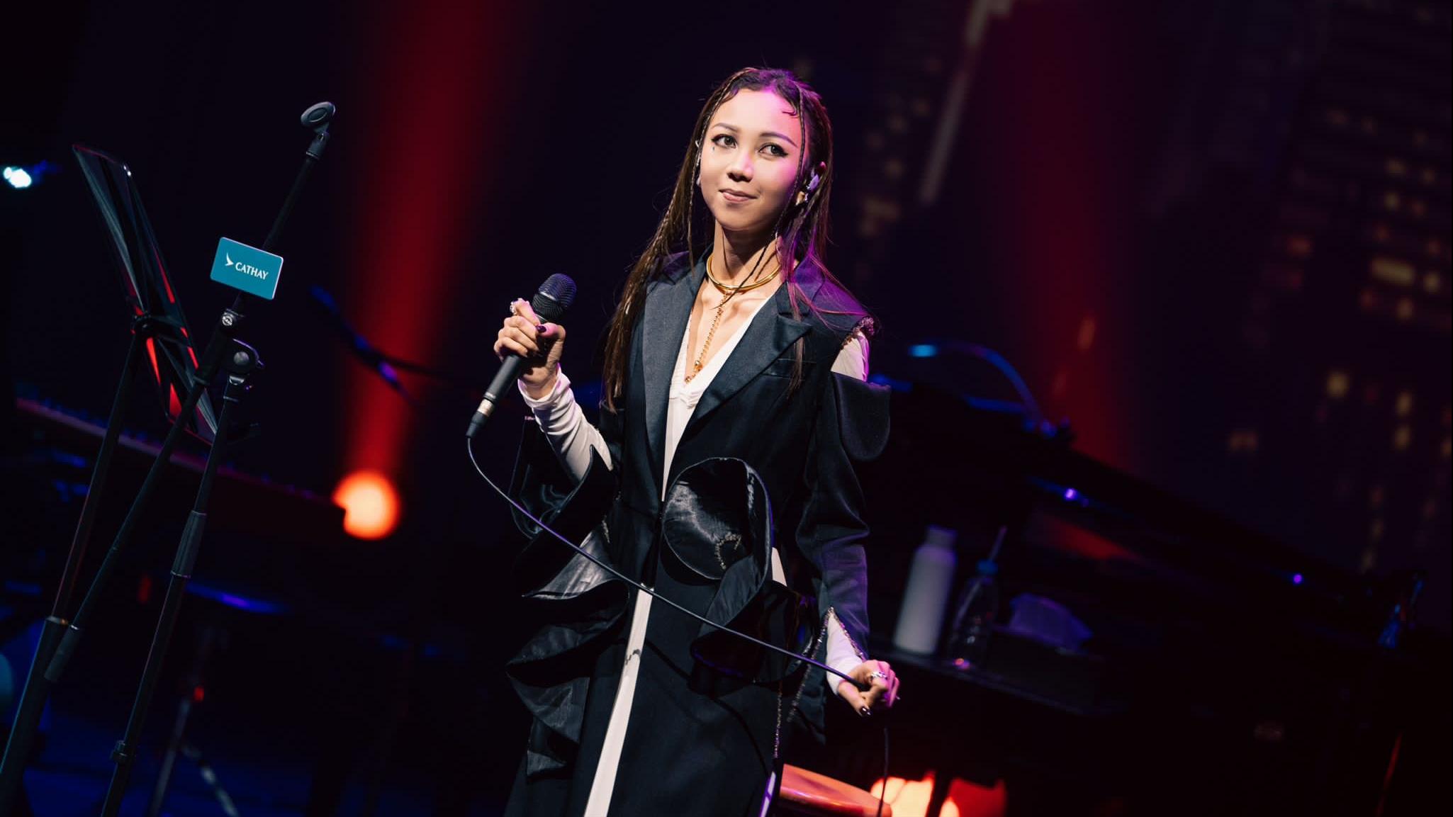 AGA提早跟歌迷過聖誕 fans狂嗌encore