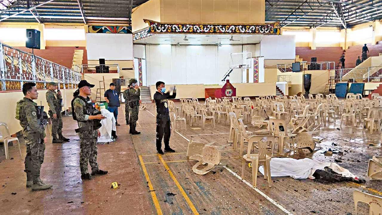 總統譴責外國恐怖分子策動 菲大學彌撒遭炸彈襲擊4死50傷