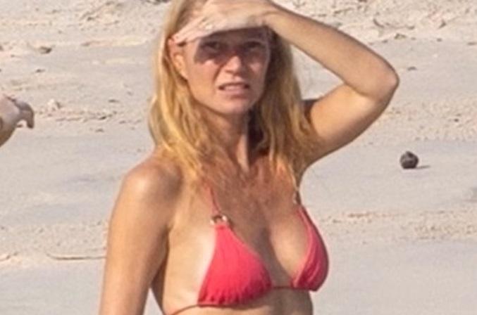 影后桂莉芙柏德露度假三點式現腹肌