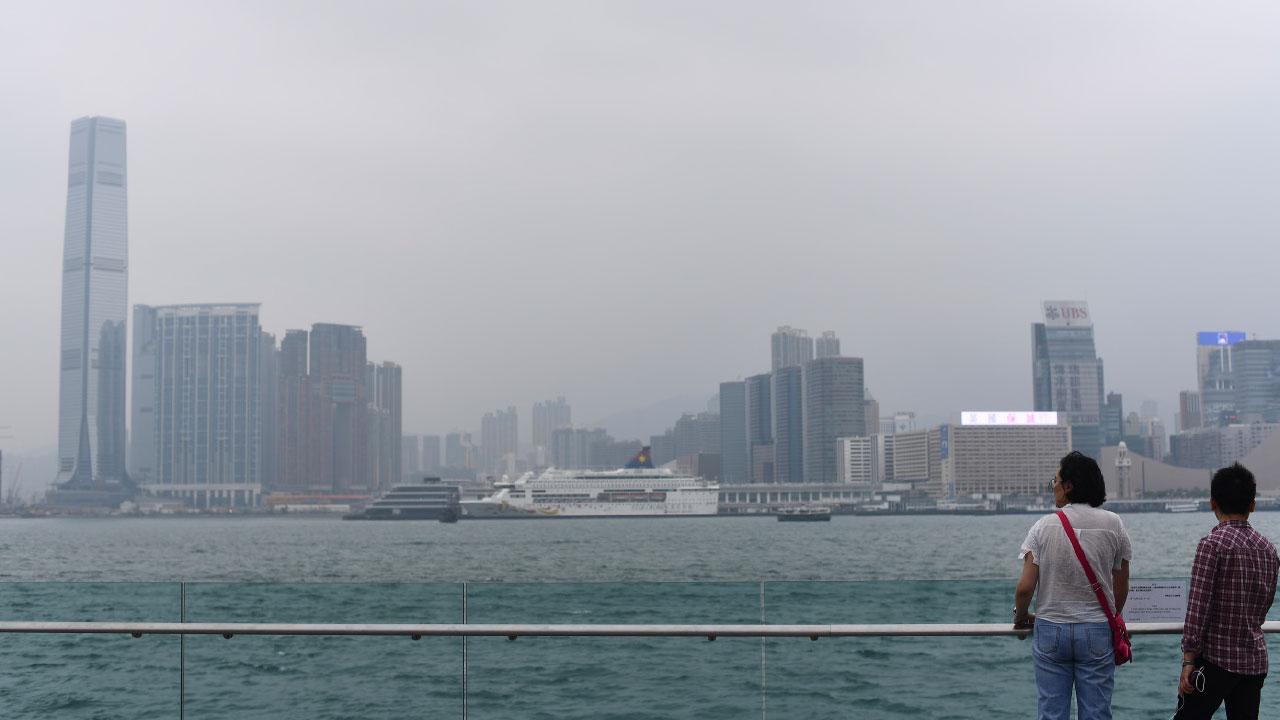 穆迪下調港評級展望