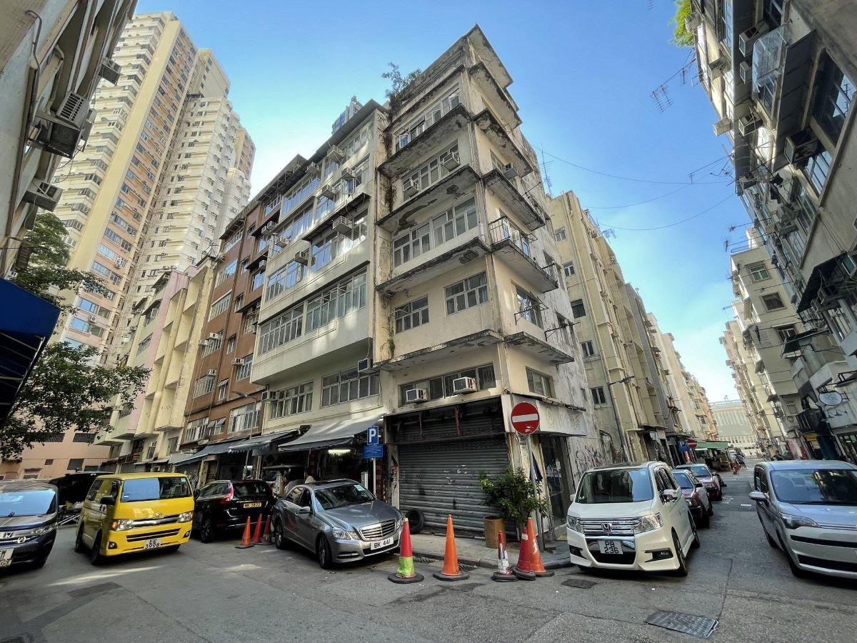 發展局建議修訂強拍門檻，樓齡50年或以上私樓擬降至65%至70%。