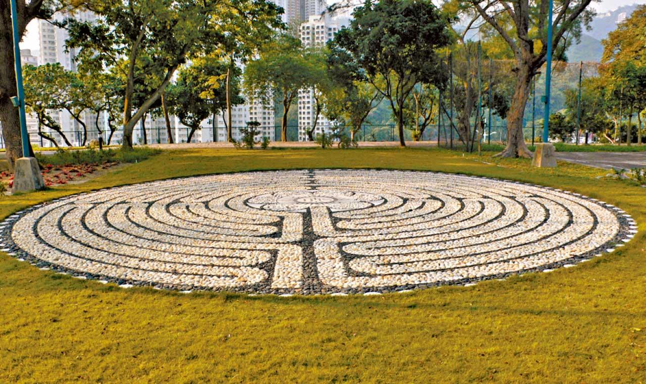 走進醫院內的「迷宮」