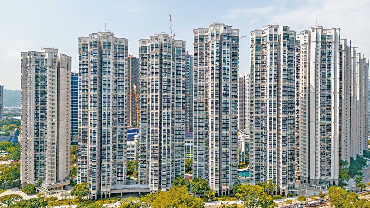 樓市回顧｜十大屋苑成交受壓 嘉湖山莊少一成 呎價見8字頭