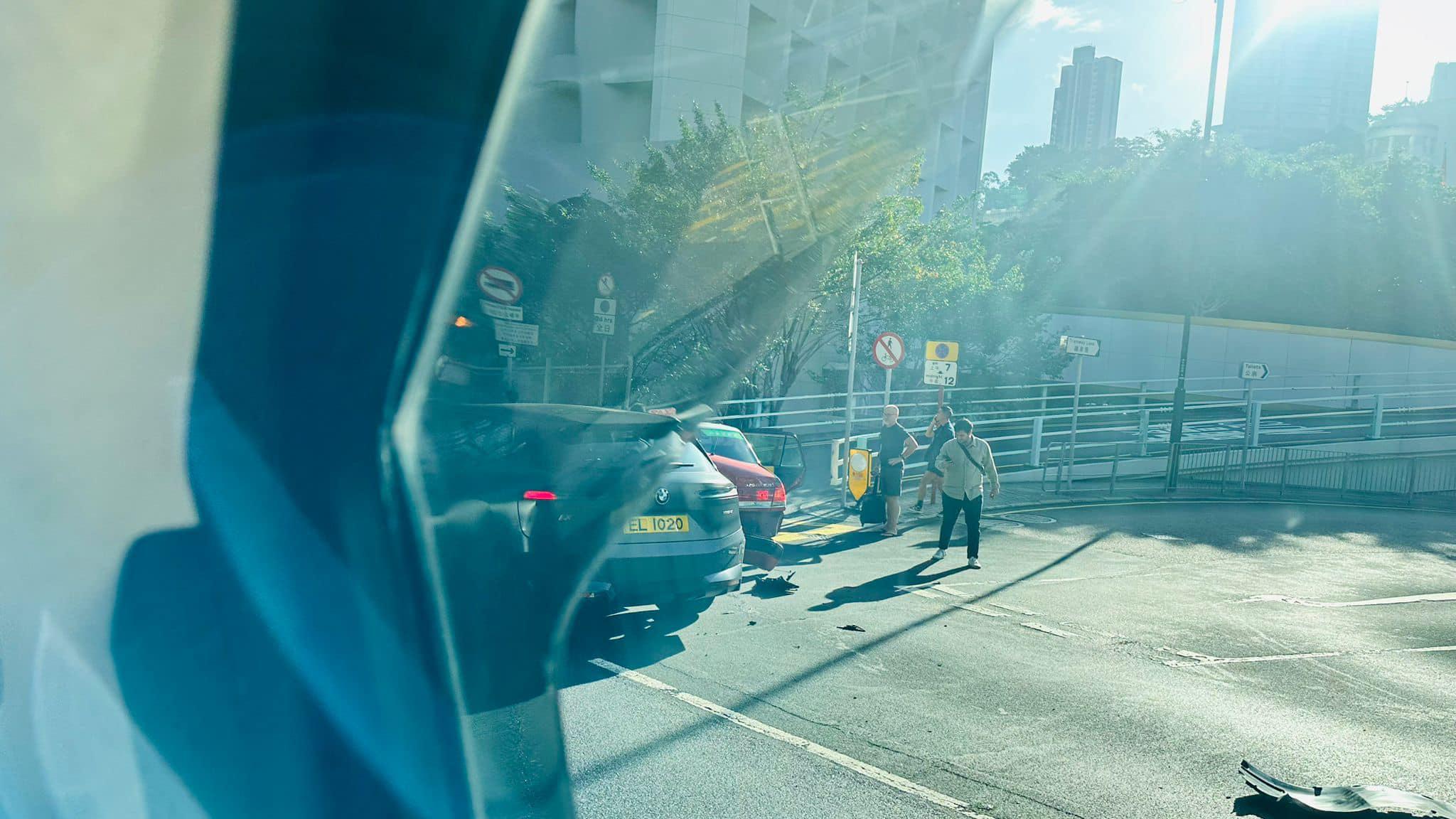 中環花園道5車串燒相撞4人受傷