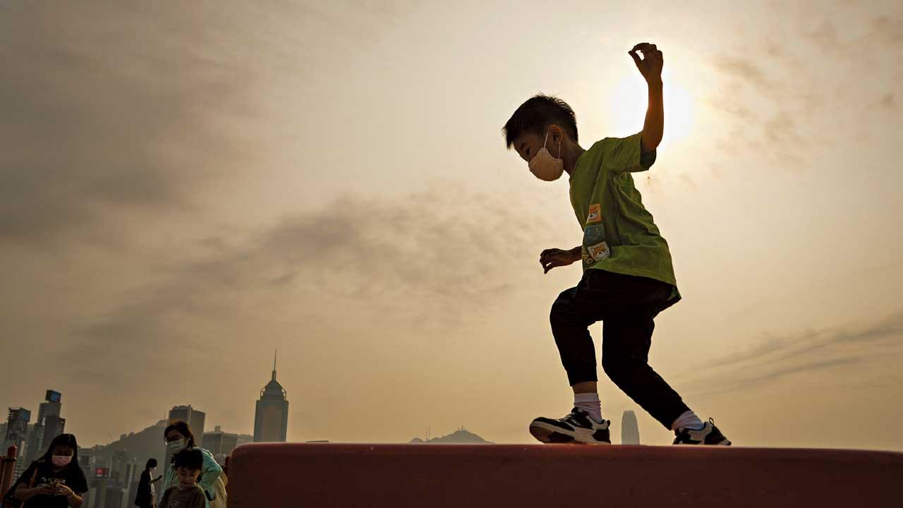 料學童自殺數字「冰山上的尖角」黃仁龍盼減教師工作助辨高危生