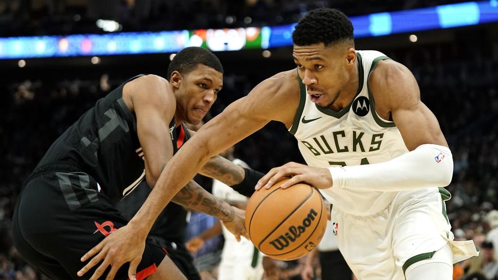 安迪杜甘普的籃板總數超越渣巴成為公鹿第一。(美聯社)