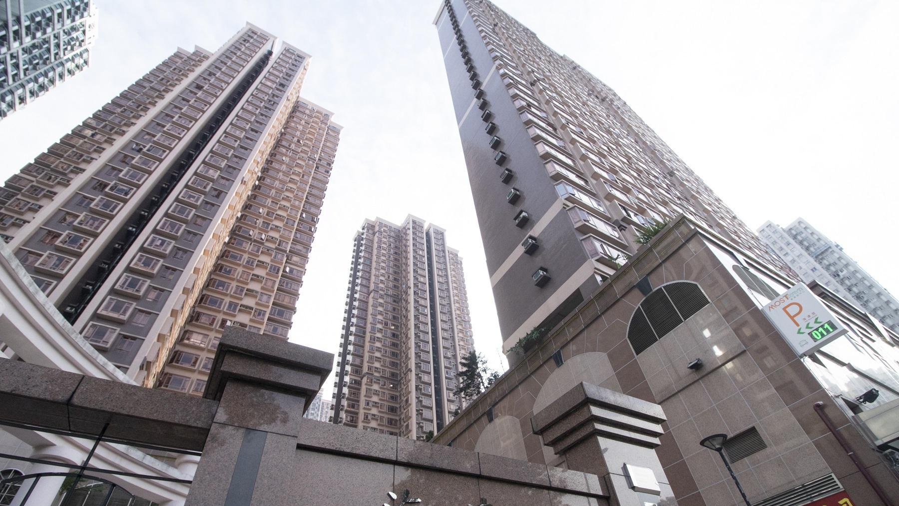 馬鞍山新港城5期海濤居極高層海景三房戶，最新以805萬元成交，10年升值33%。