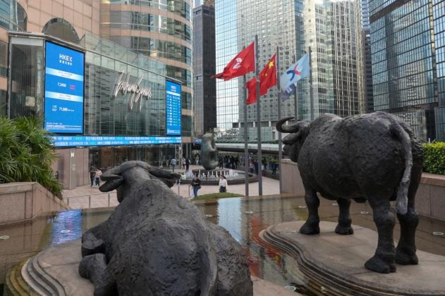 港股收市｜恒指3連挫後彈135點 成交不足千億