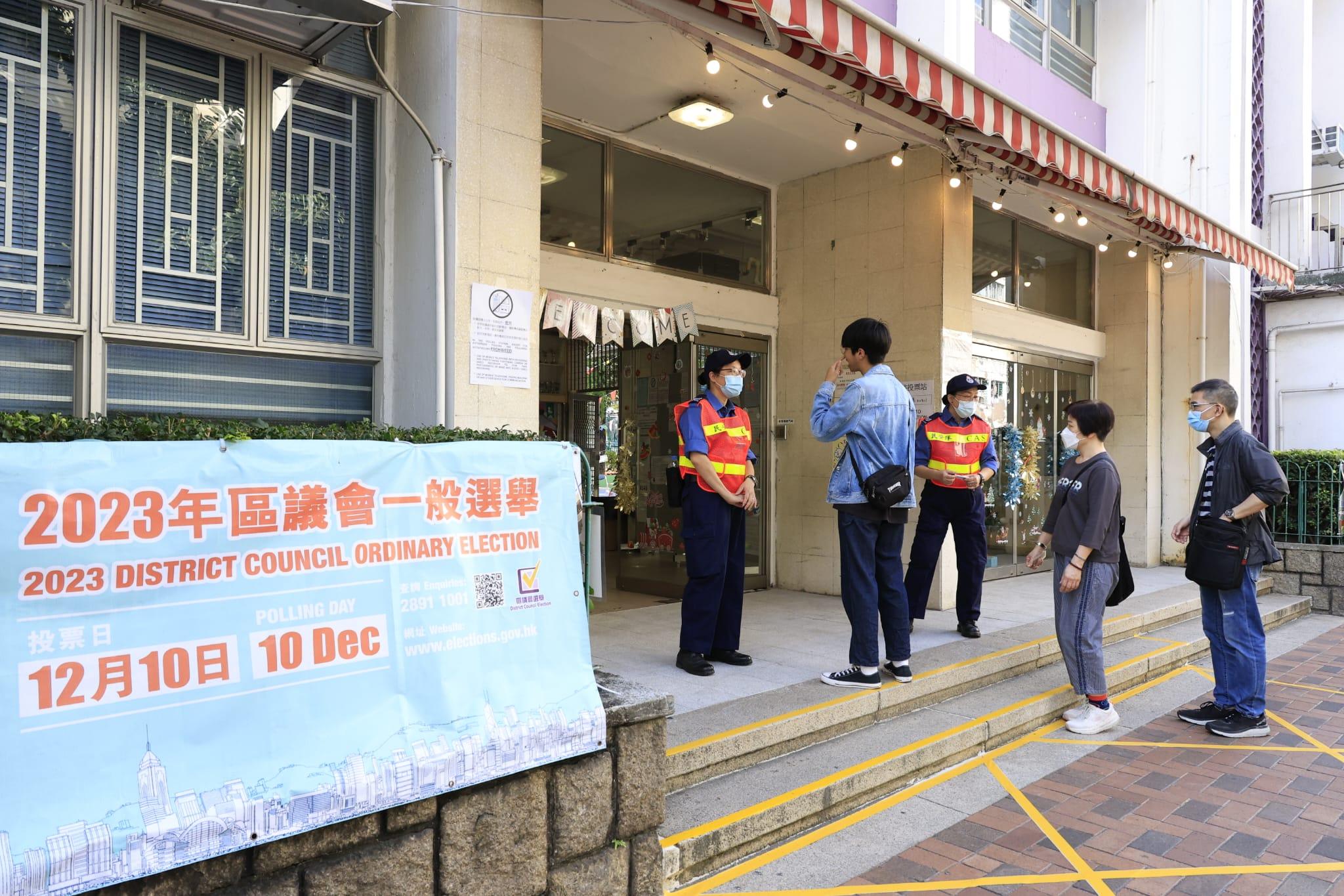 區議會選舉2023｜區選今日投票 首一小時13.5萬人投票　投票率3.12% (林俊源攝)