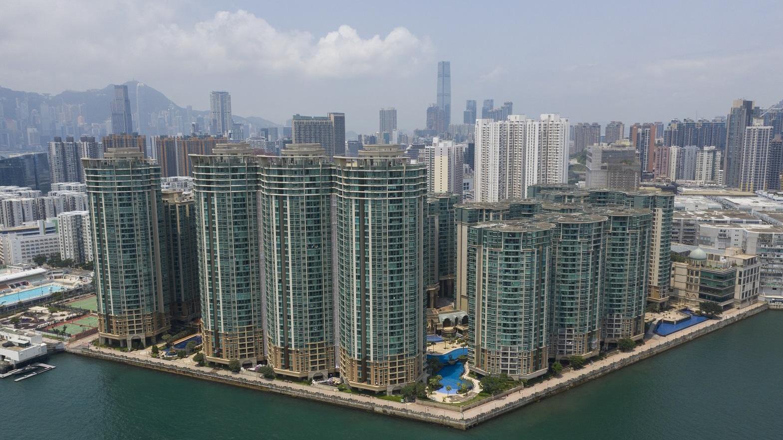 紅磡海逸豪園高層海景三房戶，以略低市價1,450萬元易主，呎價1.63萬元水平。(資料圖片)