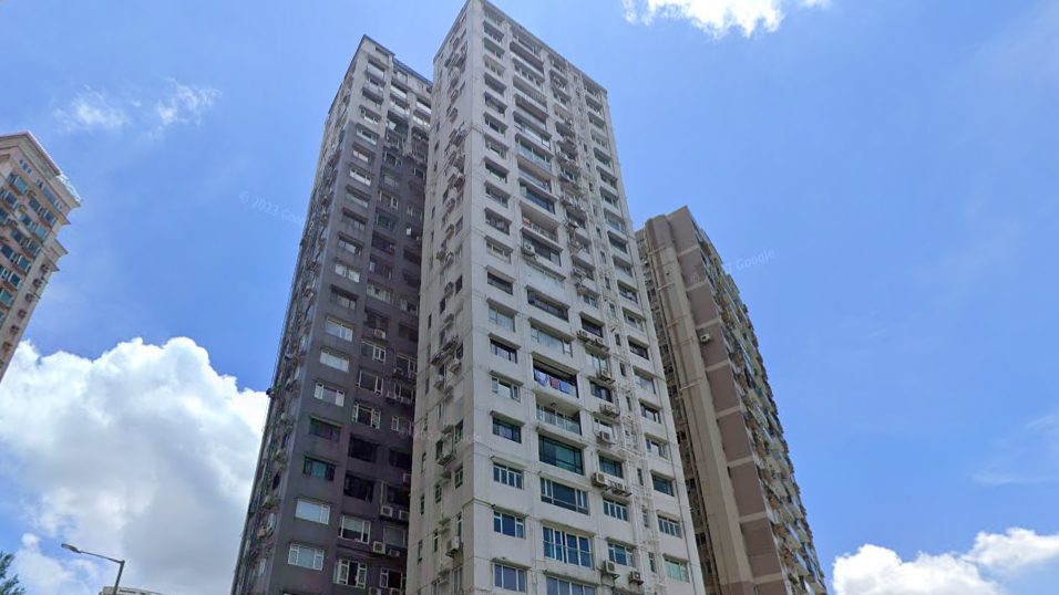 北角半山單幢物業豪景一伙套兩房單位，最新以1,238萬元沽出，較同類單位去年4月成交價回落超過兩成半。