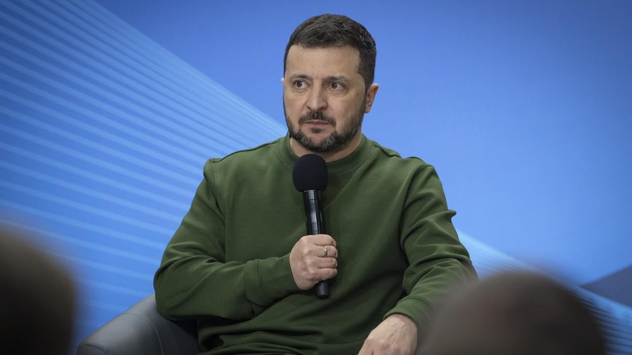 外國人助烏抗俄，澤連斯基擬授予烏國籍。(AP)