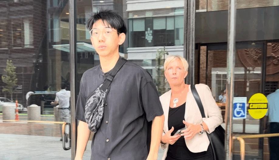 留學波士頓中國男生威脅斬斷同學雙手，跟蹤及威脅罪成。(網上圖片)