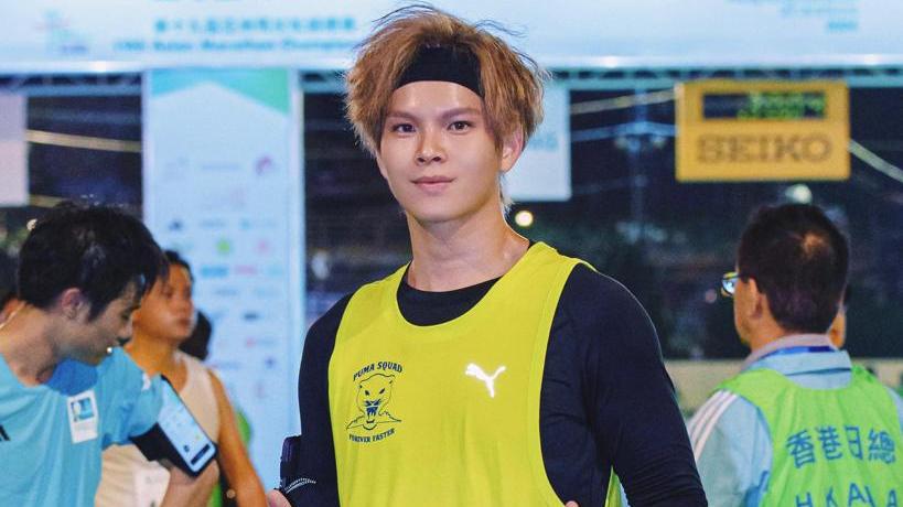 渣打馬拉松2024｜黎展峯首戰馬拉松跑出好成績 全程狂loop張敬軒