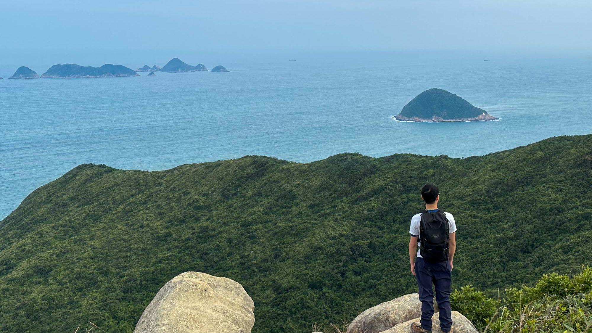 龍蝦灣20餘歲男子睇日出失足墮坡　消防救起抬落山（資料圖片）