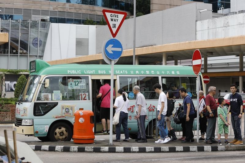 4名外勞小巴司機補考路試3人不合格　業界：如再不合格會解僱(資料圖片)