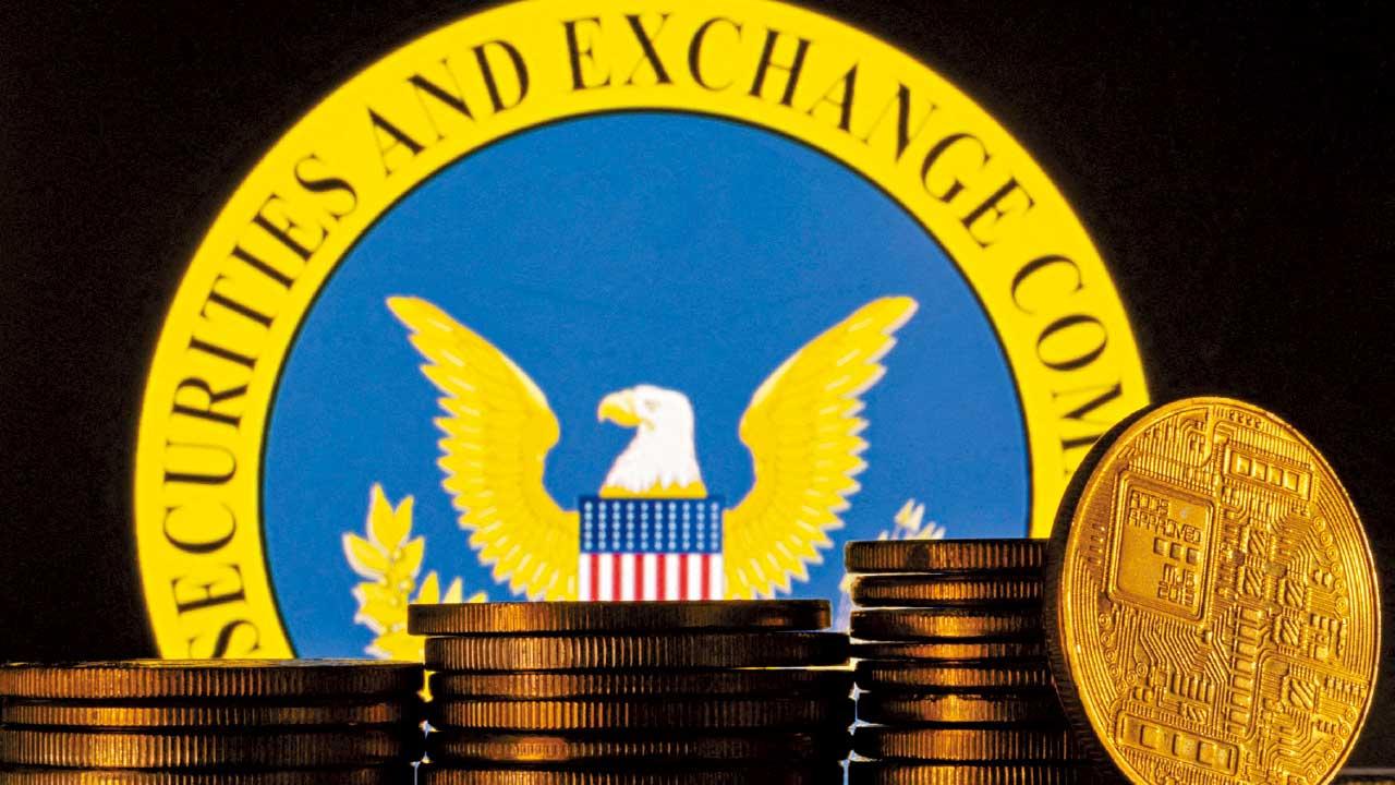 終見綠燈｜11隻現貨產品批出 美比特幣ETF料年吸7800億