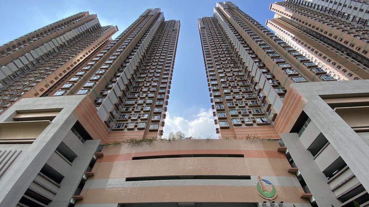 公屋家庭客斥355萬元(綠表價)，入市屯門居屋景新臺兩房，呎價7,335元。