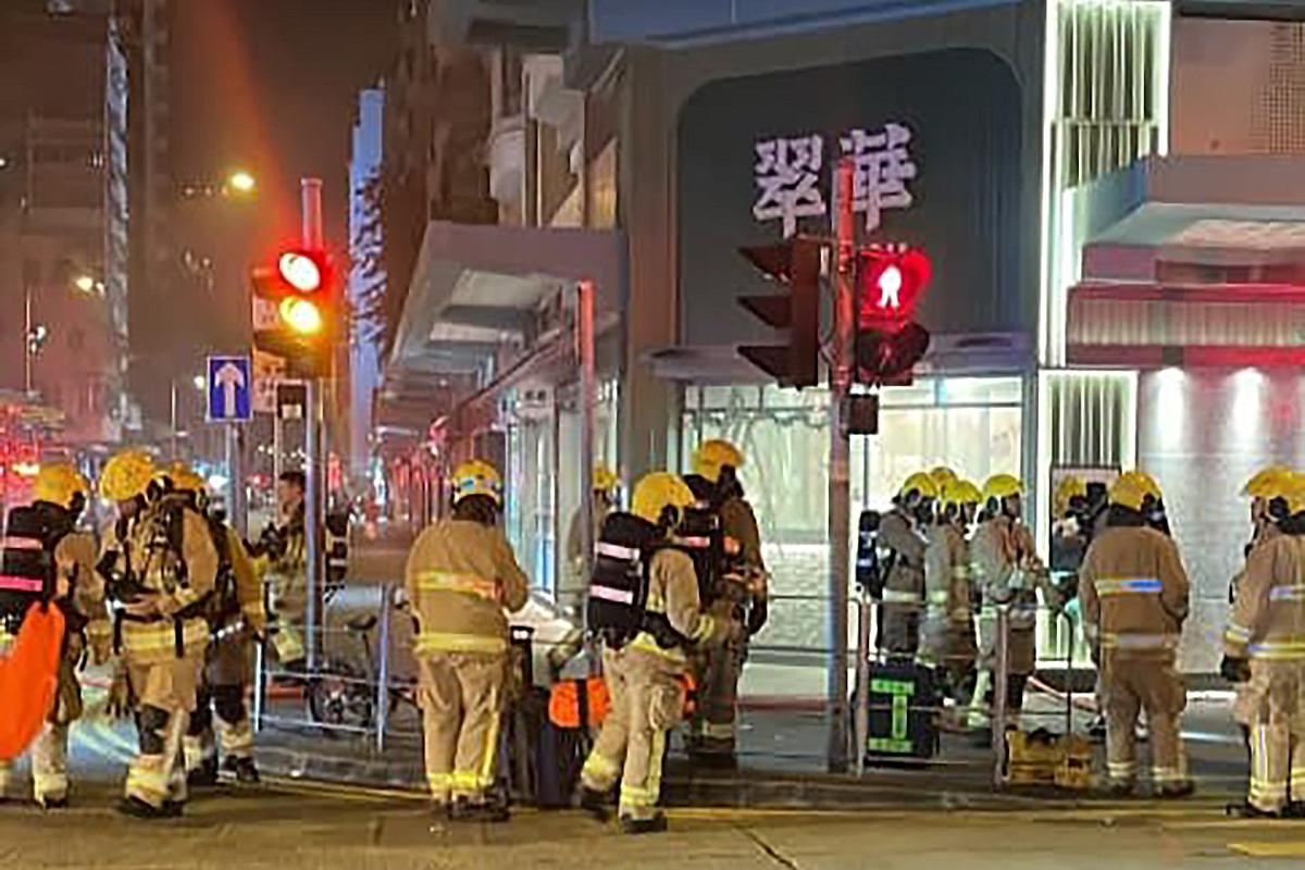 欣榮花園地下的翠華餐廳起火。(網民Kumi Kwan@FB群組「To Kwa Wan 土瓜灣之友」)