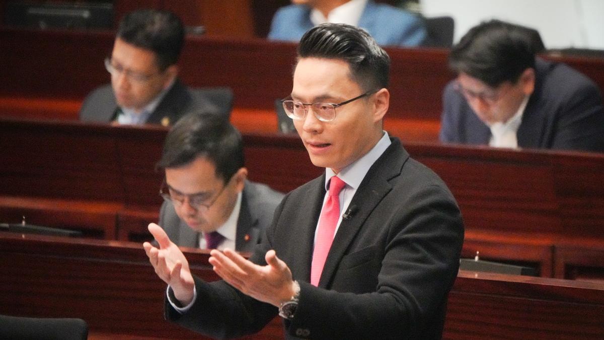 梁熙促放寬機師飛行時數限制。(資料圖片)