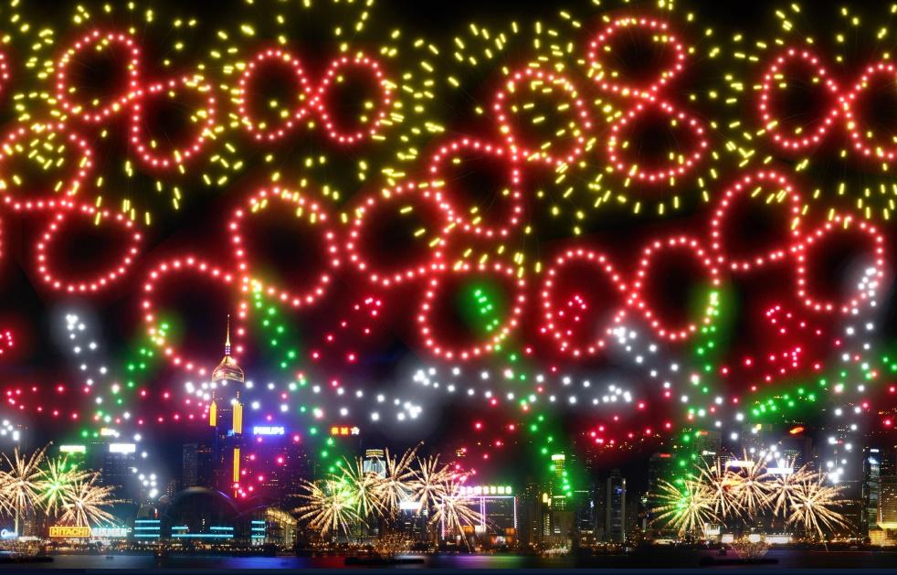 煙花匯演晚上舉行，康文署料尖沙咀及港島北海旁人多擠迫。(資料圖片)