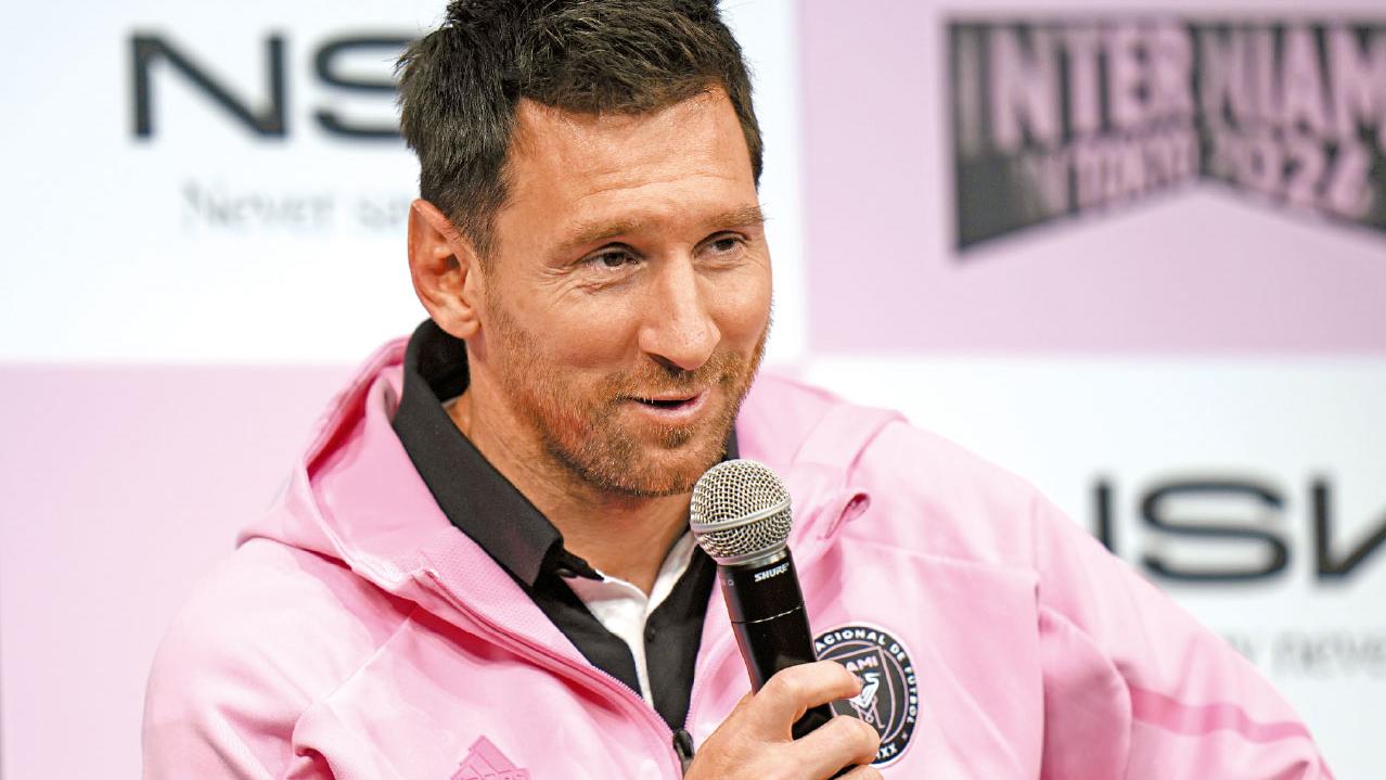 首開腔回應「缺陣」風波 美斯認無傷但感不適 望再來港獻技 抵日備戰勝利船操練表現活躍