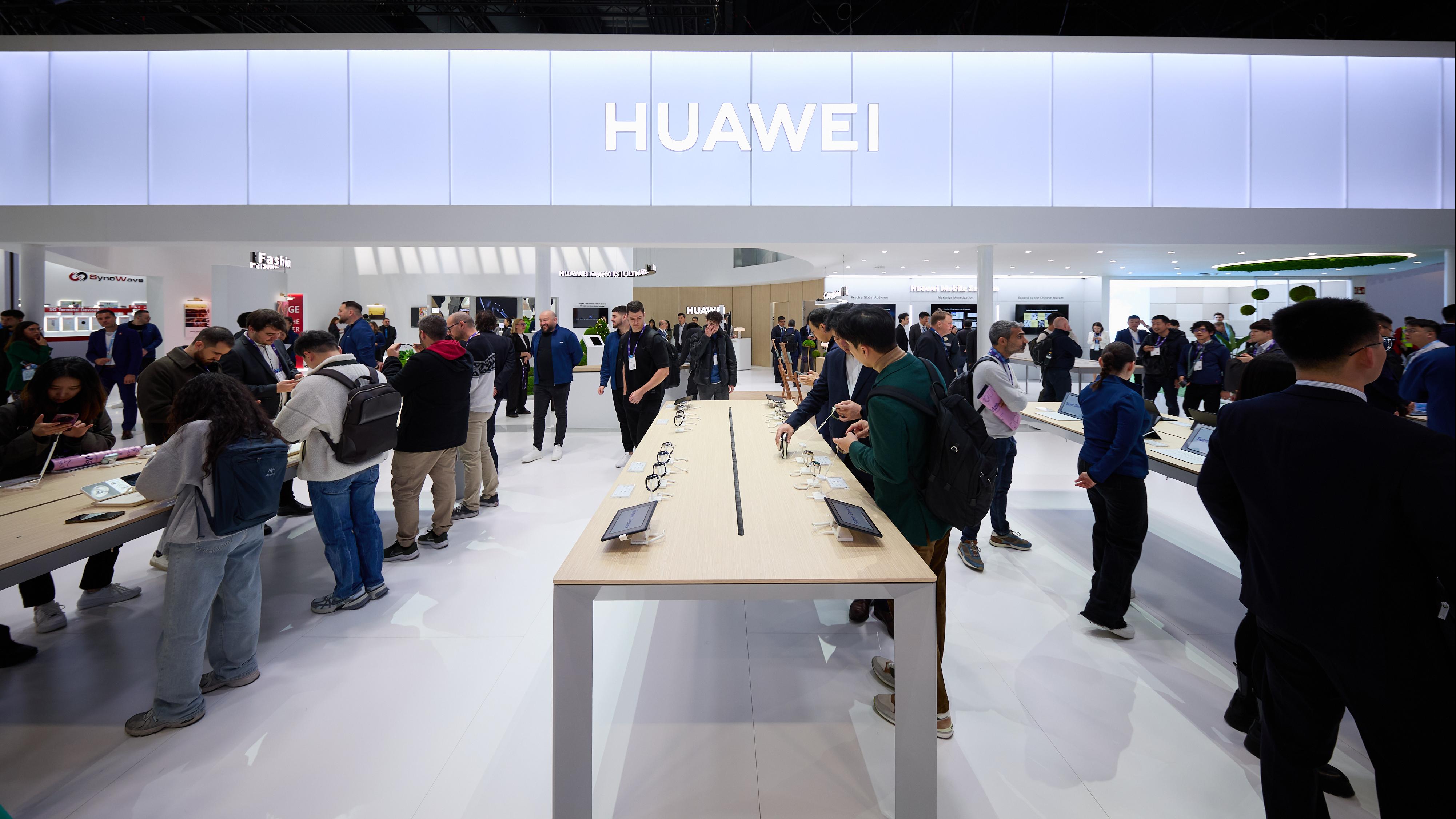 華為於MWC 2024展出多款旗艦產品 將加大研發投資