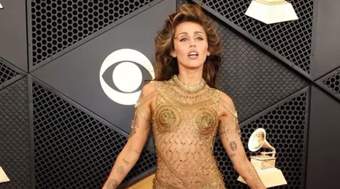 格林美2024｜Miley Cyrus逾萬扣針打造Margiela戰衣