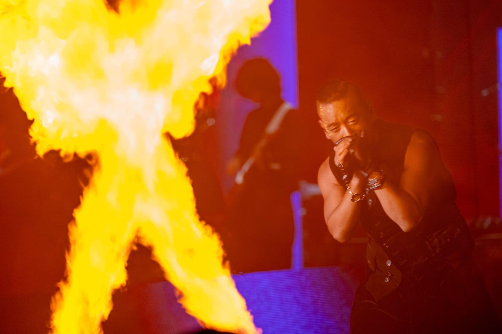 Juno麥浚龍18禁演唱會搞邊科？開場拜關公大量粗口歌