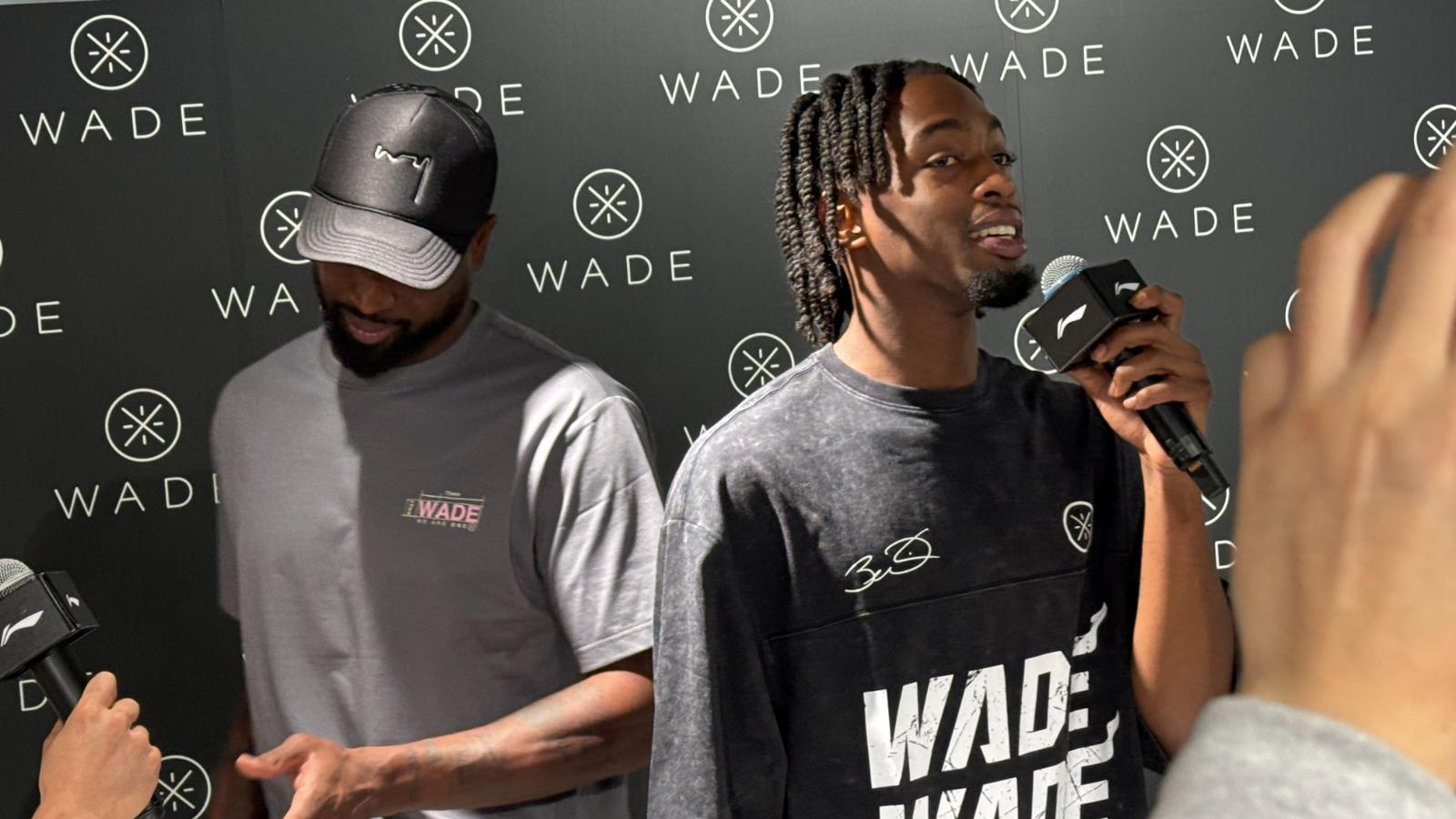 D.Wade與兒子Zaire Wade訪港見球迷 態度親民大派簽名兼邀小球迷合照