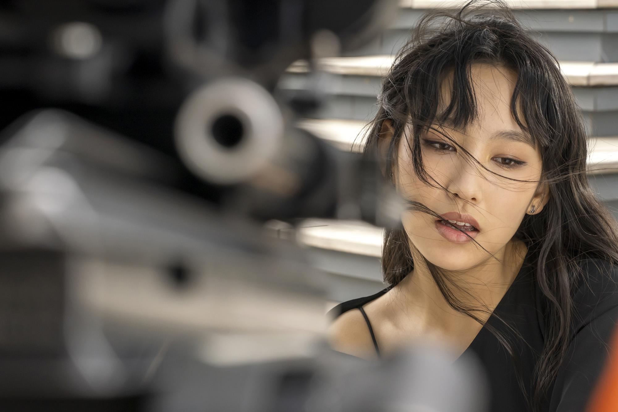 炎明熹推新歌《透光者》答謝歌迷 演黑天鵝跳芭蕾舞獲讚有潛質