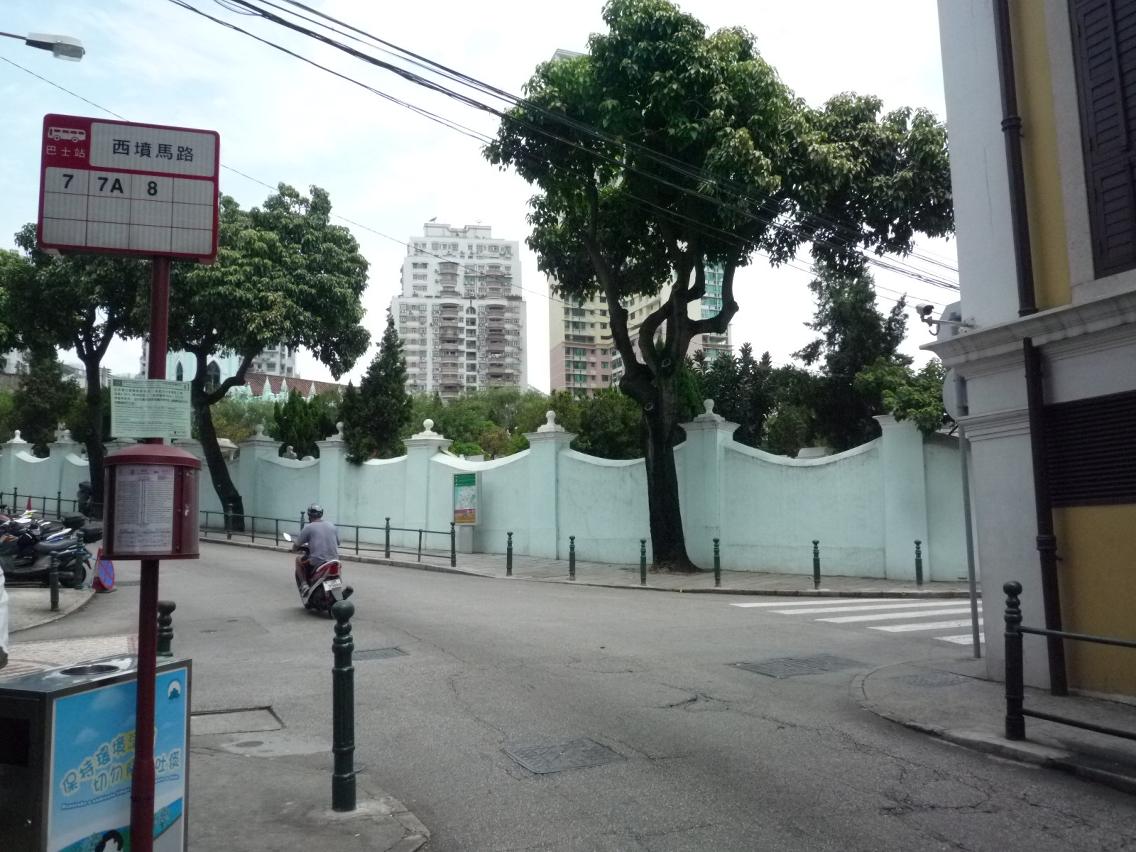 澳門司警昨日（7日）在西墳馬路一個單位內，發現兩具估計死去超過一年的屍體，經調查證實是一對分別為老年及中年的母女，均為澳門居民。（資料圖片）