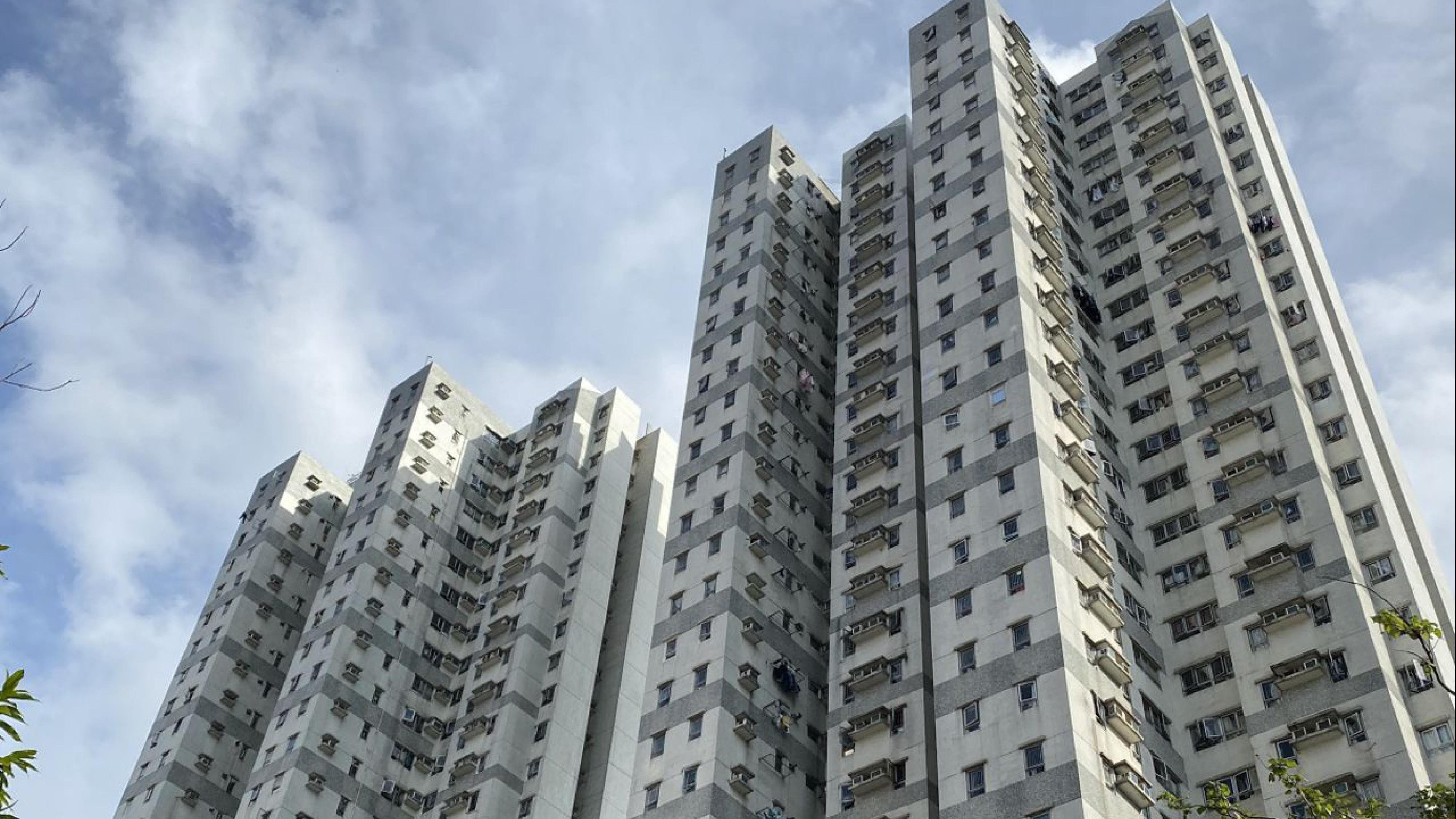 青衣居屋海悅花園高層兩房單位，獲用家以自由市場價383.8萬元承接，呎價8,905元。