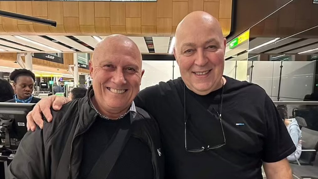 搭飛機驚遇同名同姓乘客 仲坐正隔離 兼有共同朋友