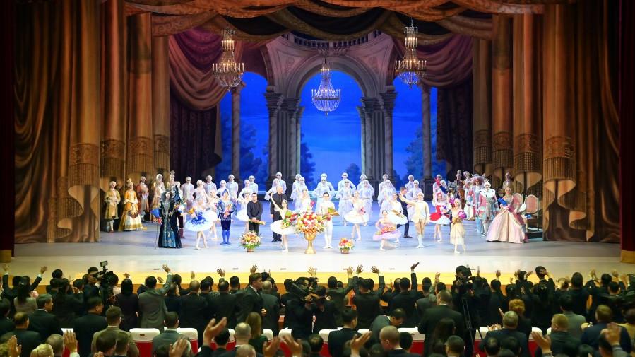 俄羅斯藝術團在平壤演出《睡美人》等芭蕾舞劇。(朝中社)